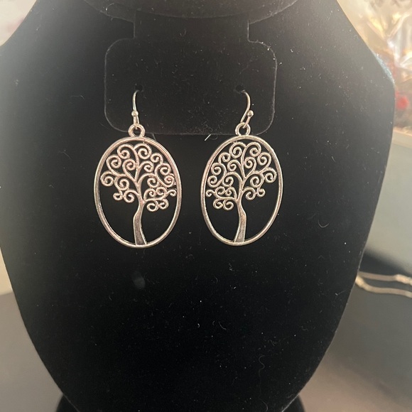 Jewelry - Intricate Silver Tree Design Earrings